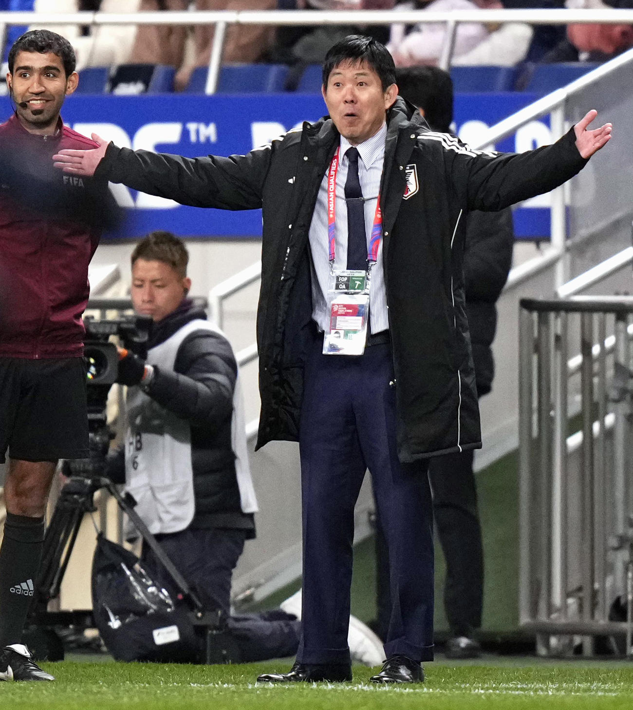 日本―バーレーン　後半、アピールする森保監督＝埼玉スタジアム（共同）