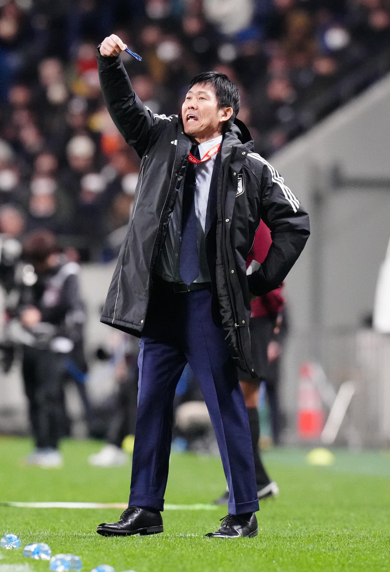 日本対バーレーン　前半、指示を出す森保監督（撮影・江口和貴）