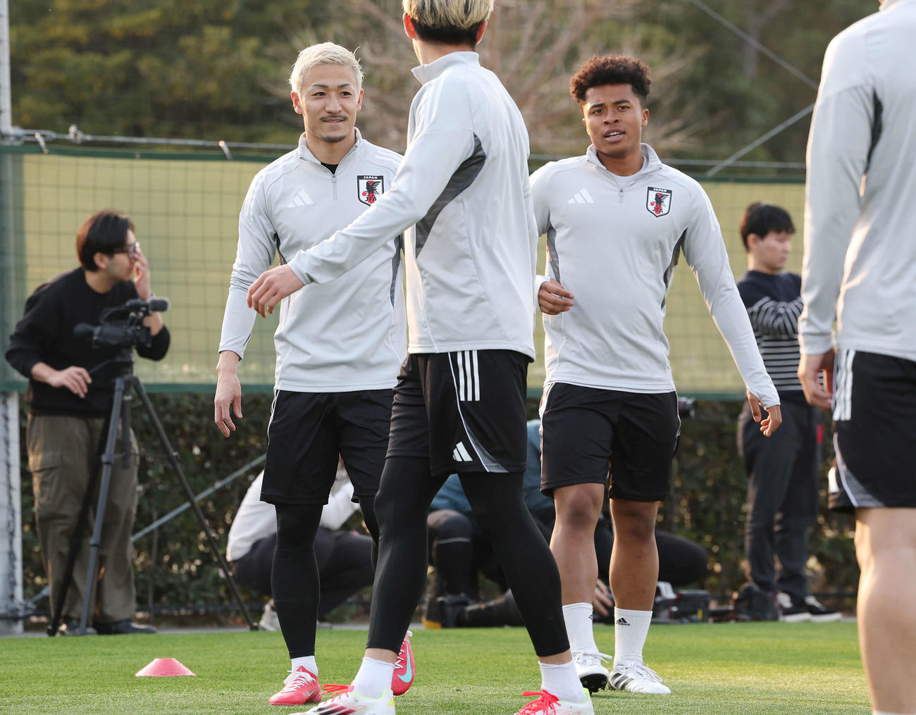 練習に臨む藤田（左）と前田（撮影・宮地輝）