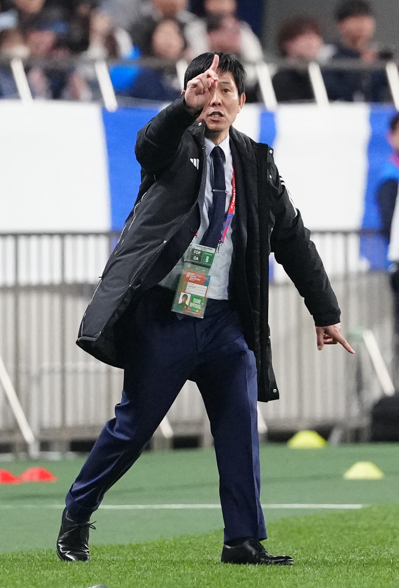 日本対サウジアラビア　後半、アピールする森保監督（撮影・江口和貴）