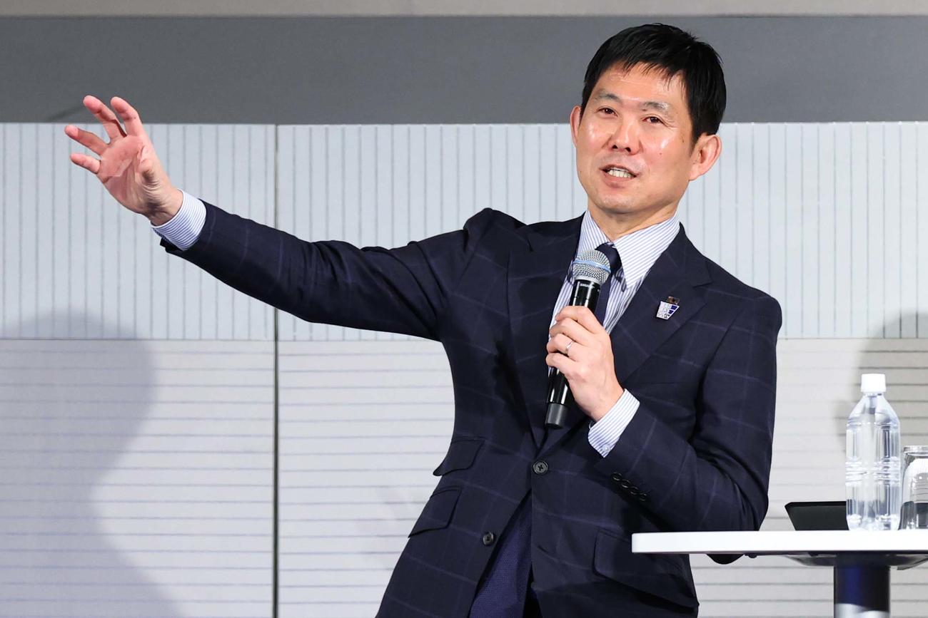 内外情勢調査会4月全国懇談会で講演した日本代表の森保一監督（時事通信社提供）