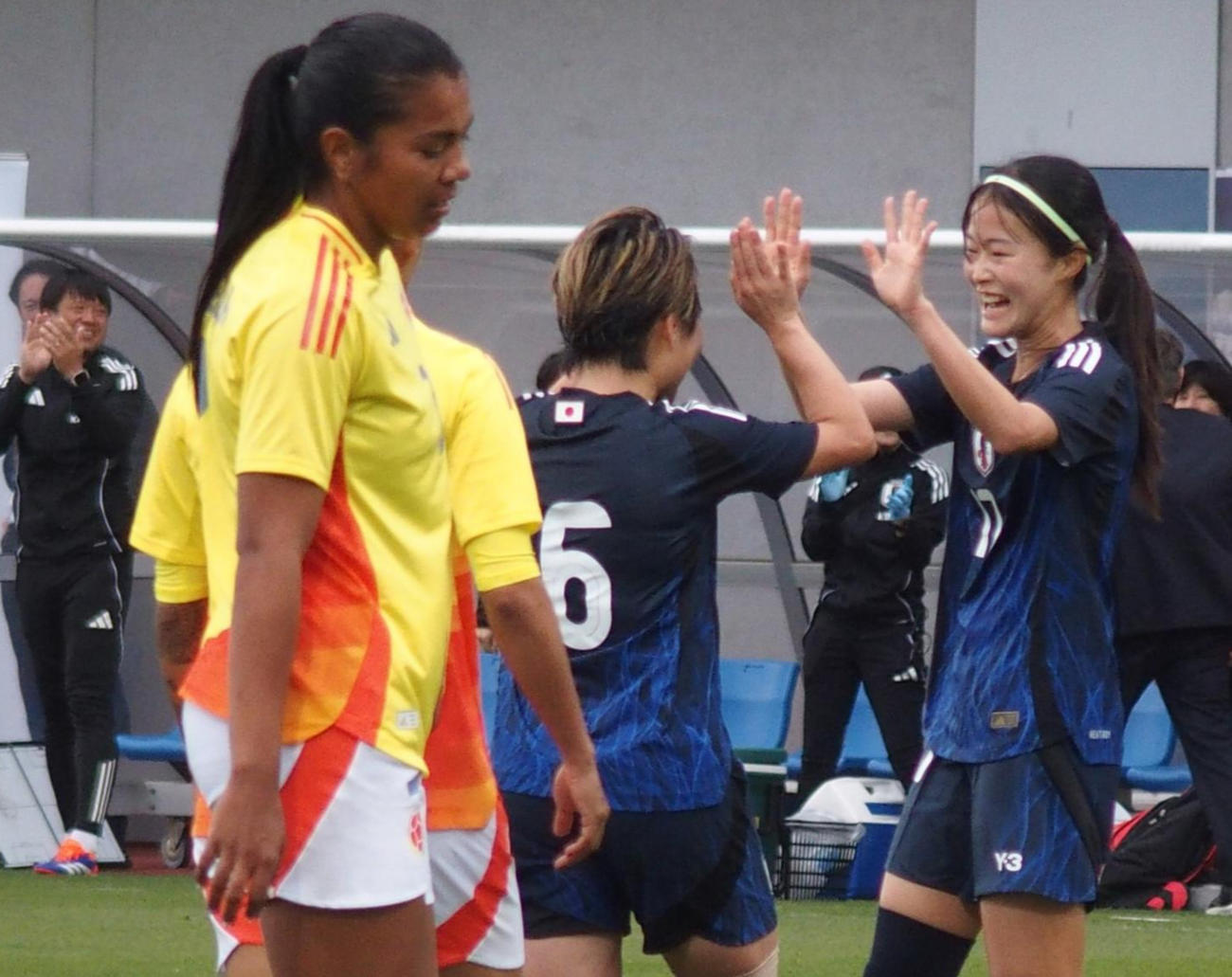 コロンビア女子との練習試合でゴールを決めて喜ぶなでしこジャパンMF真城美春（撮影・永田淳）