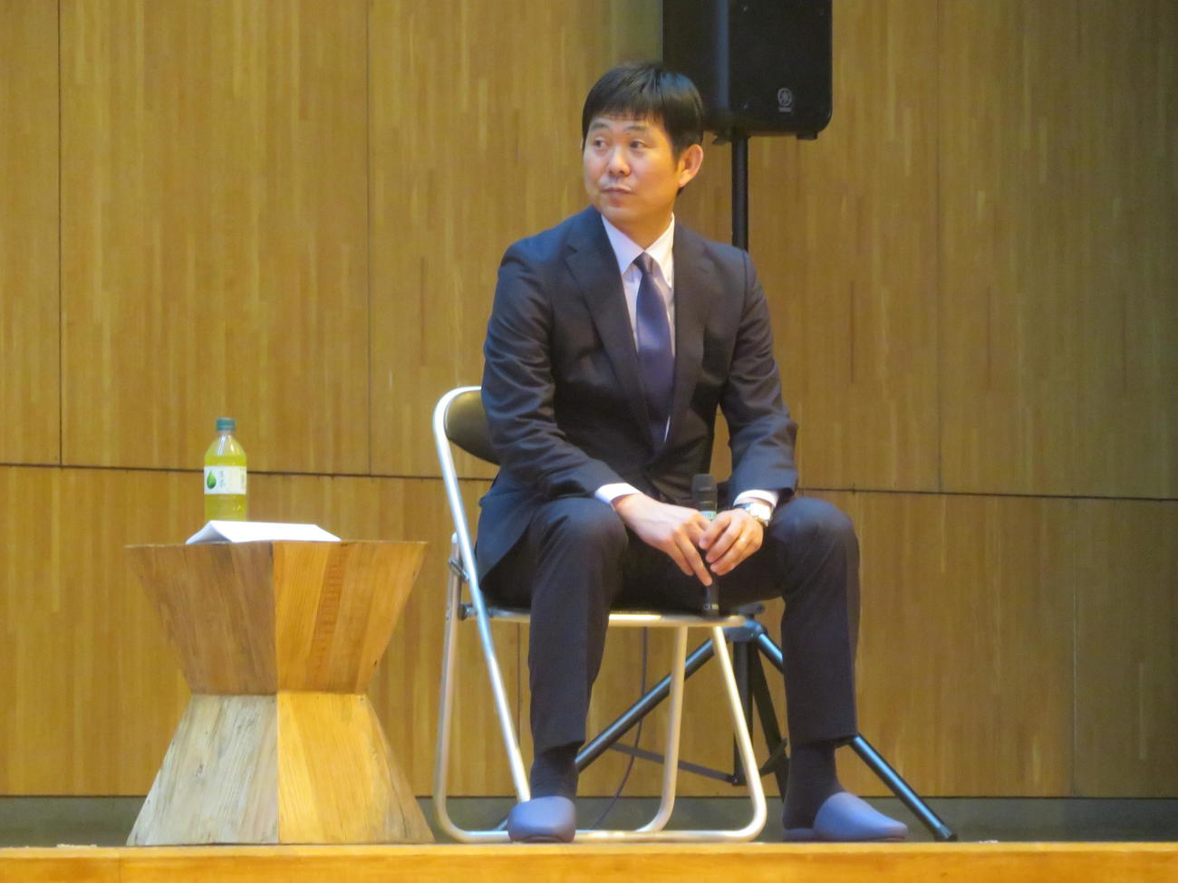 鹿児島県奄美大島で講演「奄美大島の未来を担う子どもたちへ」を行った日本代表森保一監督（撮影・佐藤成）
