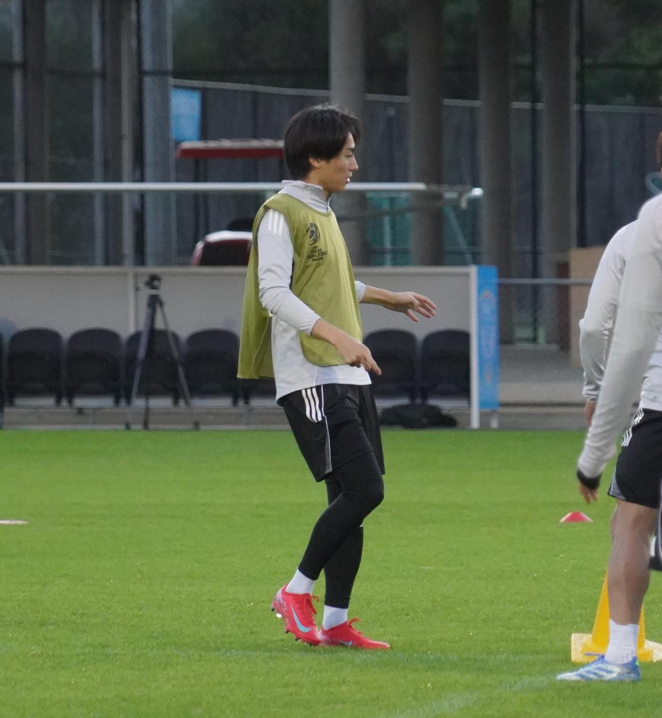 26年W杯北中米大会アジア最終予選オーストラリア代表戦に向けた練習に臨む日本代表MF中村敬斗（撮影・佐藤成）