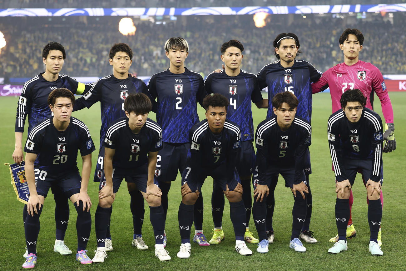 オーストラリア戦に臨む日本イレブン（AP)