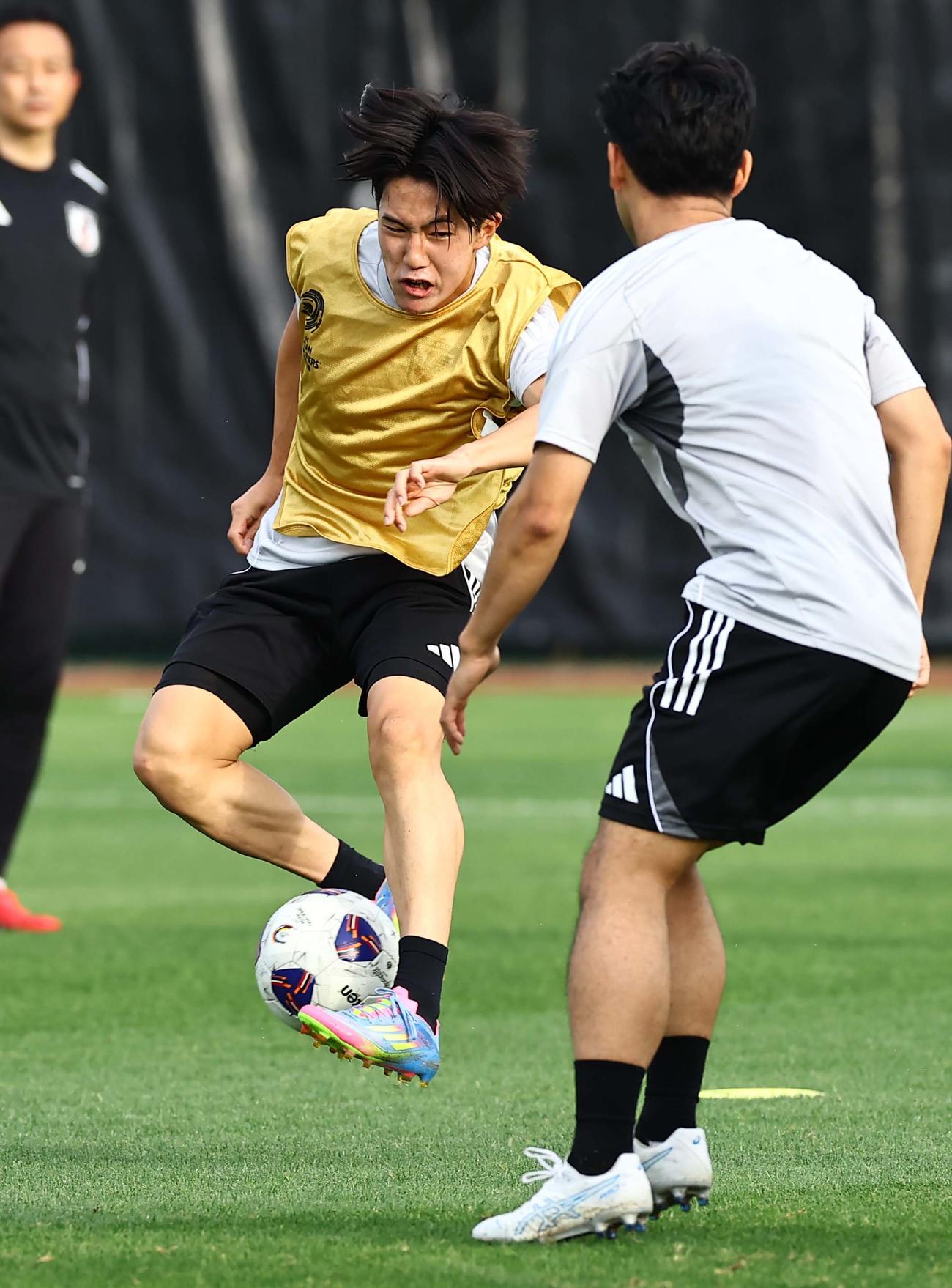 練習で軽快な動きを見せる日本代表佐藤（撮影・上田博志）