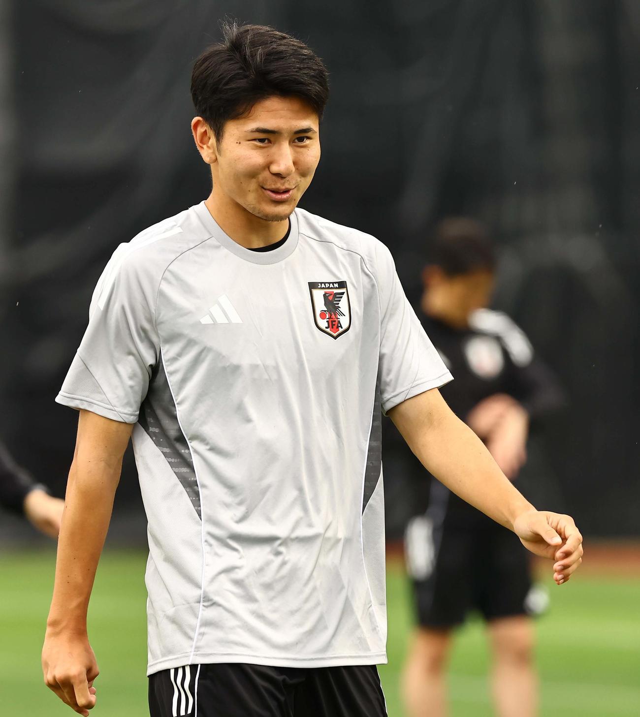 笑顔を見せる日本代表鈴木淳（撮影・上田博志）