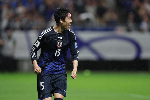 日本対インドネシア　前半、先制点を決めた鎌田（撮影・前田充）