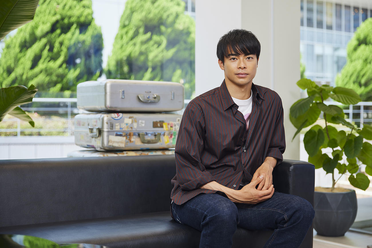 ゼロハリバートンのブランドアンバサダーを務める三笘薫