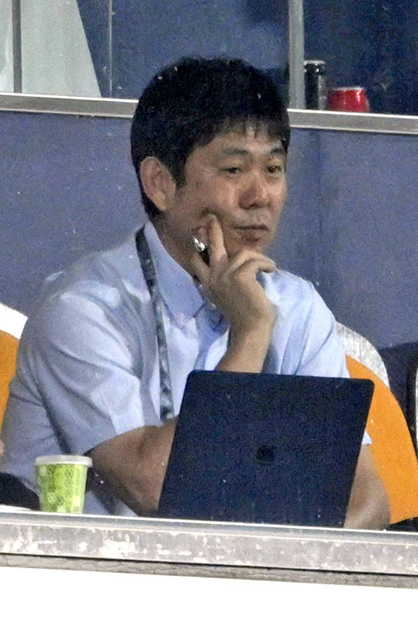 清水－柏戦の視察に訪れたサッカー日本代表の森保監督（共同）