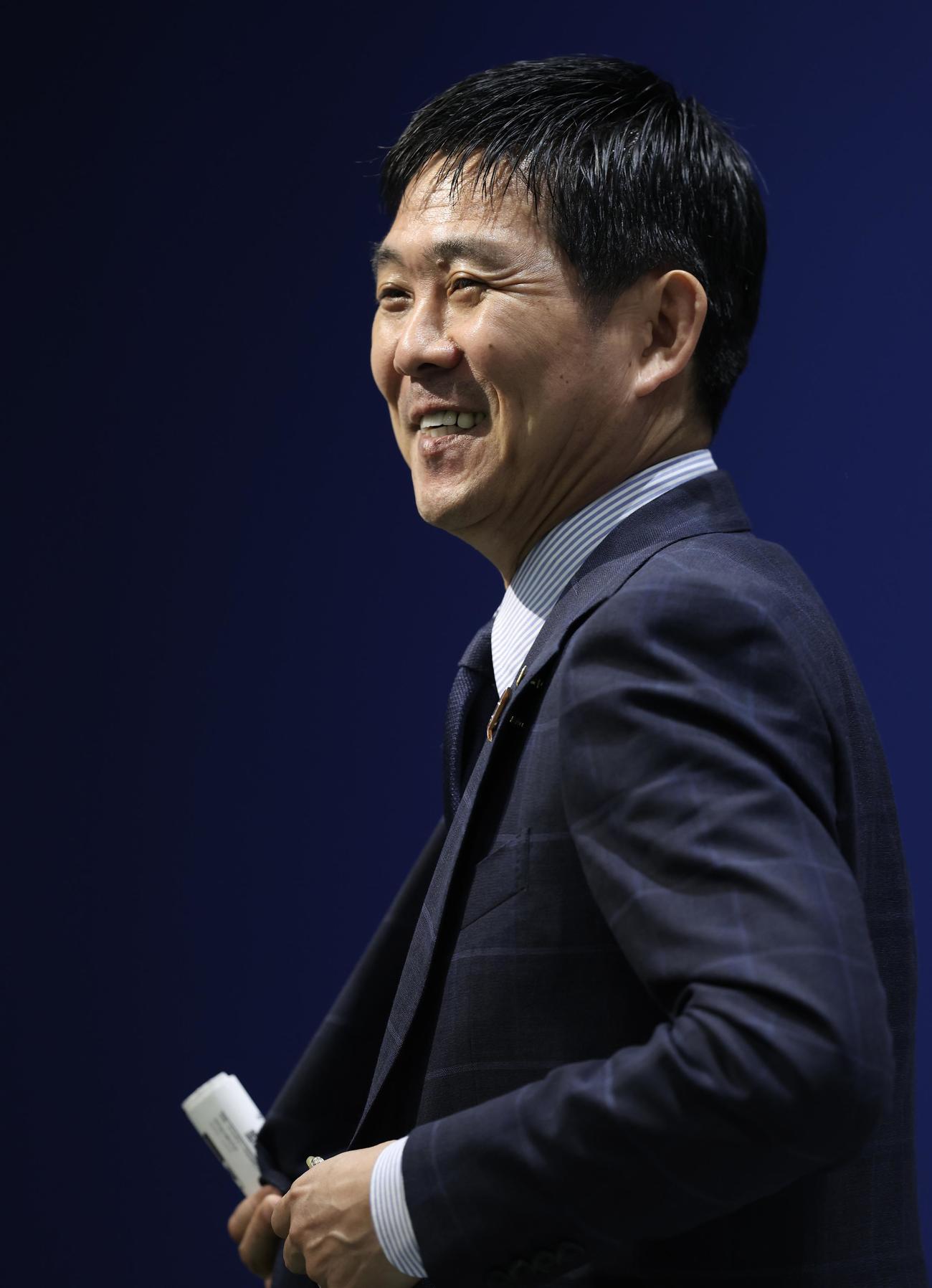 会見を終え移動する日本代表森保監督（撮影・河田真司）