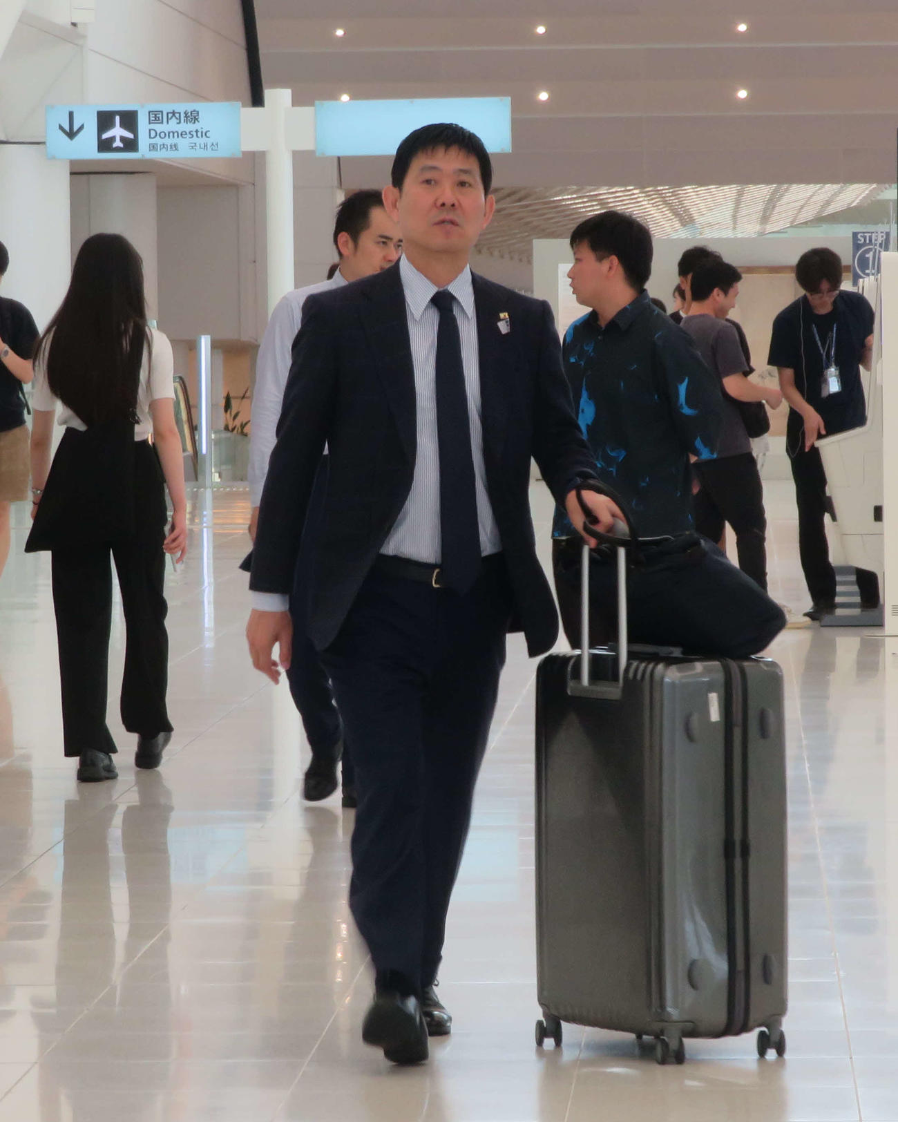 東アジアE－1選手権に向けて韓国へ出発する日本代表森保一監督（撮影・佐藤成）