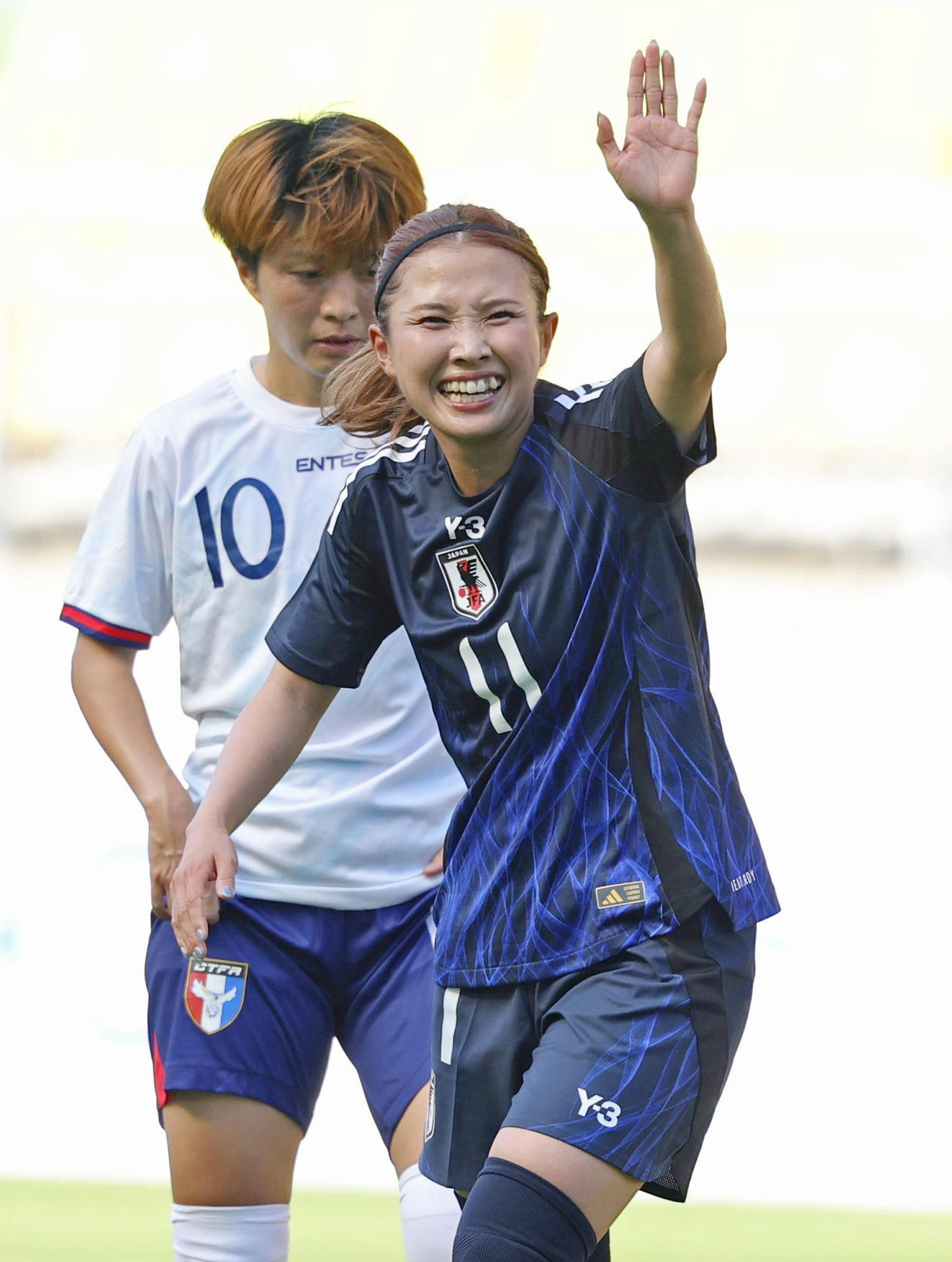 日本対台湾　前半、チーム2点目のゴールを決め、喜ぶ滝川（共同）