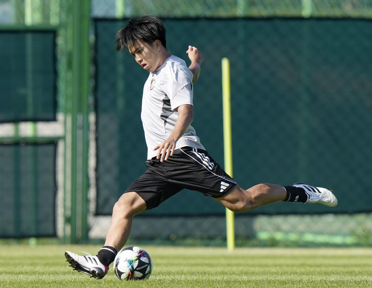 中国戦に向け、調整する田中聡（共同）