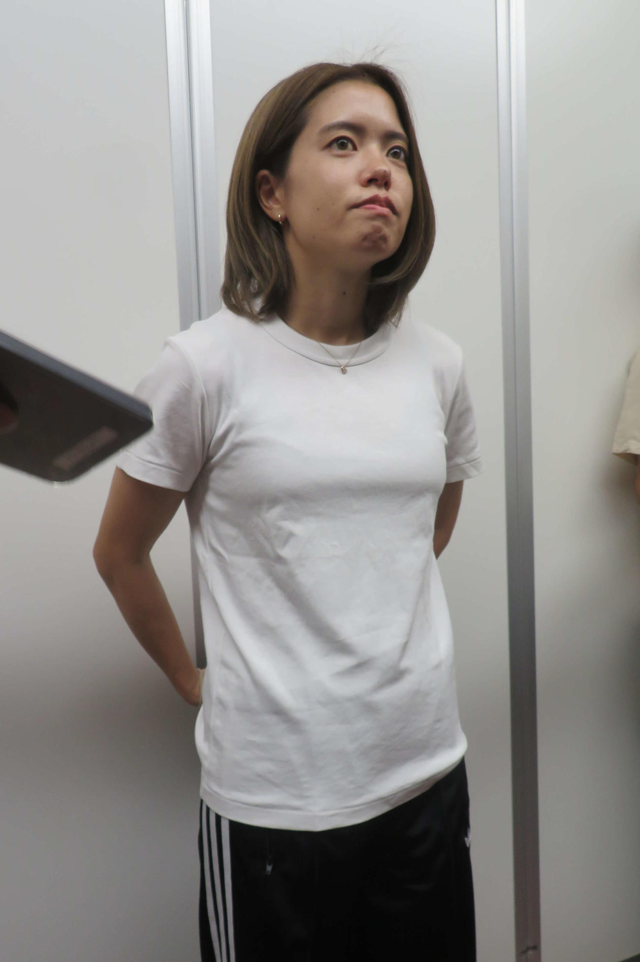 イングランド出発前に取材に応じたサッカー女子日本代表MF長谷川唯（撮影・佐藤成）