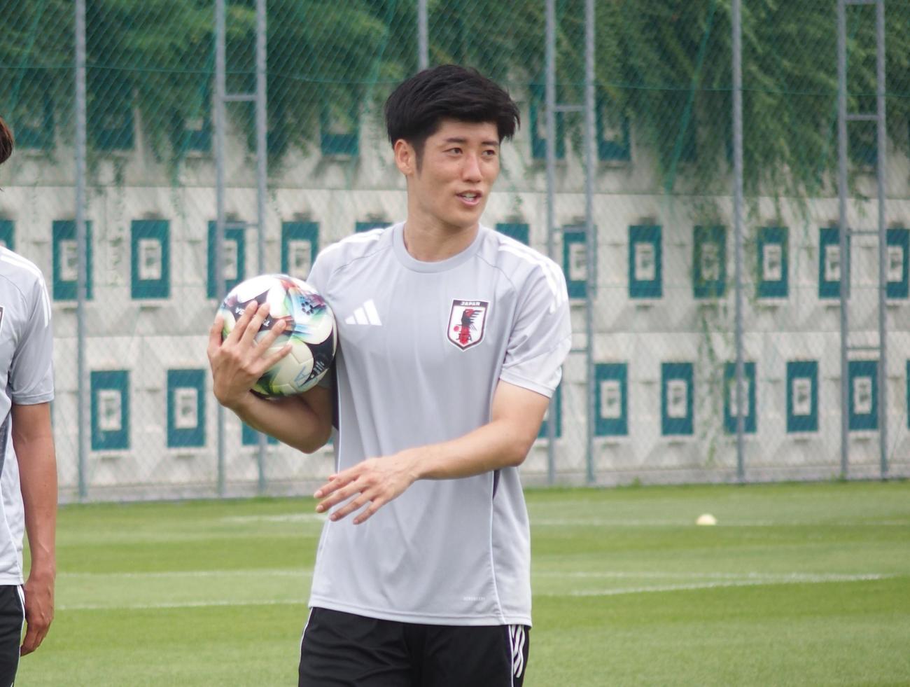 日本代表DF荒木（撮影・永田淳）