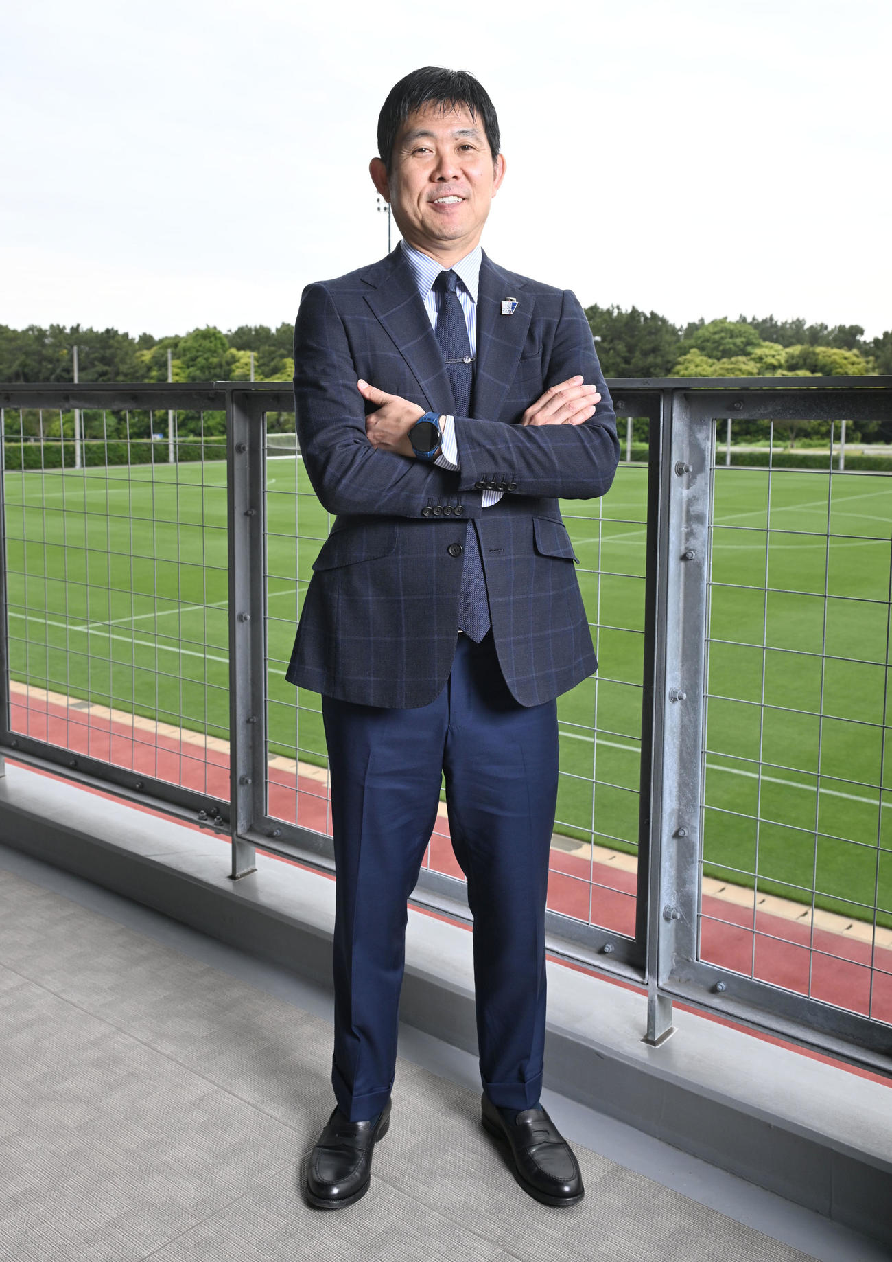 ポーズをとるサッカー日本代表の森保一監督（2025年5月23日撮影）