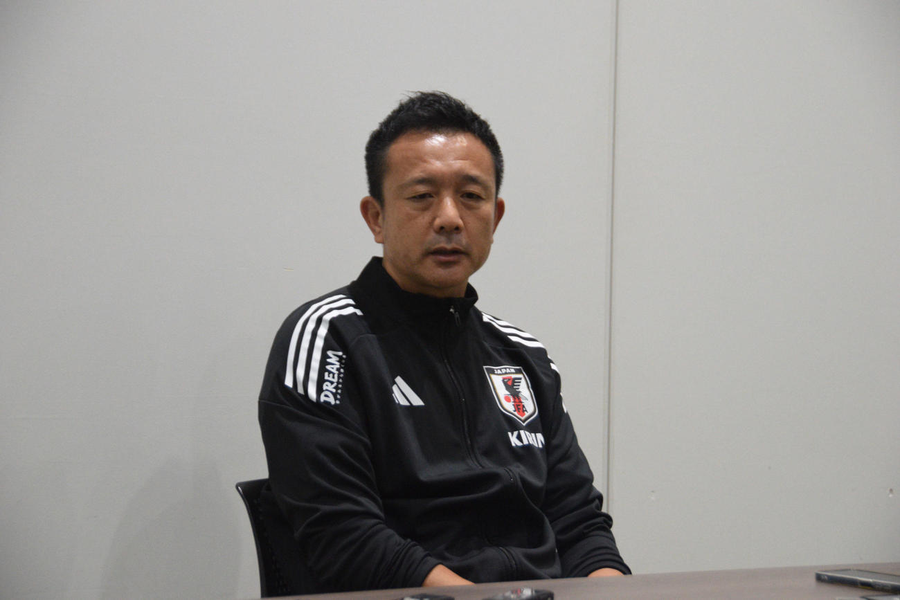 取材に応じた日本代表の下田コーチ（撮影・泉光太郎）