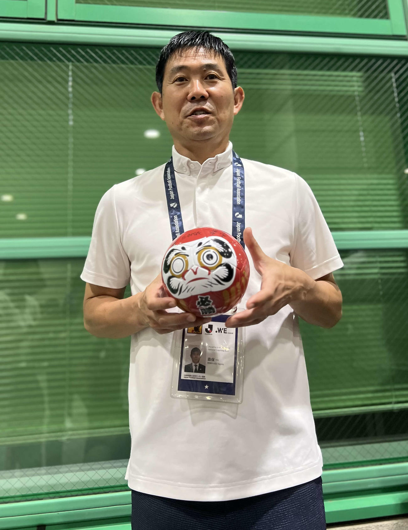 横浜－町田戦を視察後、誕生日を祝福された日本代表の森保一監督（撮影・佐藤成）