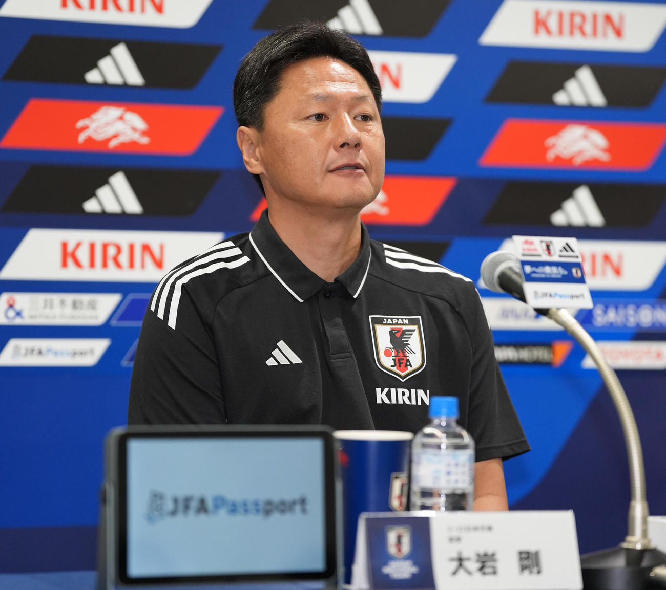 AFC U－23アジアカップ　サウジアラビア大会予選のメンバー発表会見に臨むU－22日本代表の大岩監督（撮影・鈴木みどり）