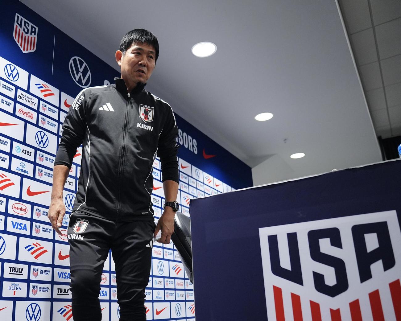 アメリカ戦の前日会見に臨む森保監督（撮影・垰建太）