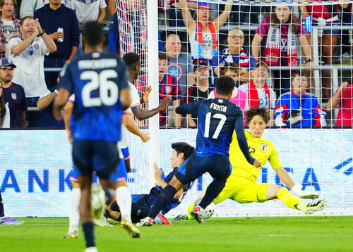 日本対米国 前半、ゴールを守るGK大迫(右)ら(撮影・垰建太)
