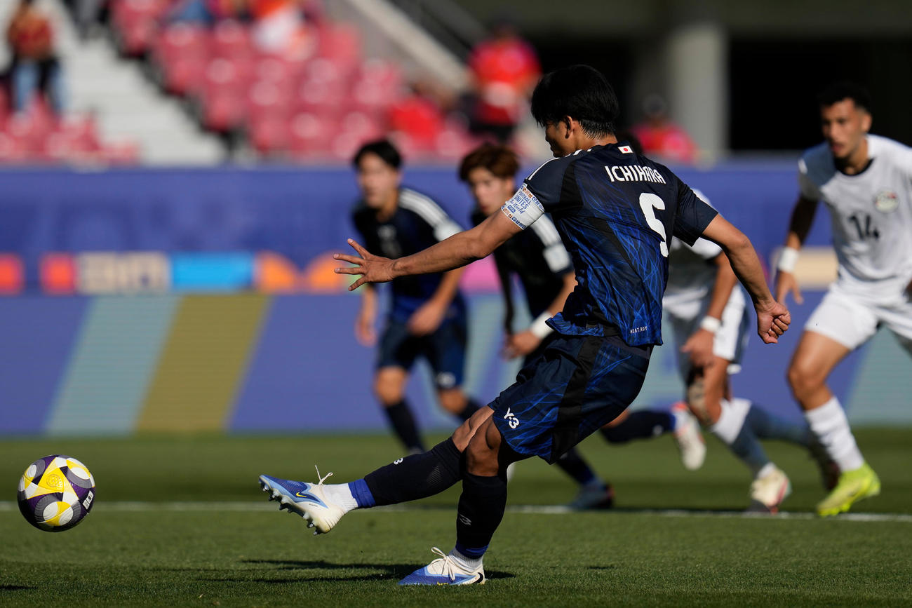 U20W杯、日本－エジプト　先制ゴールを決める市原吏音（AP）
