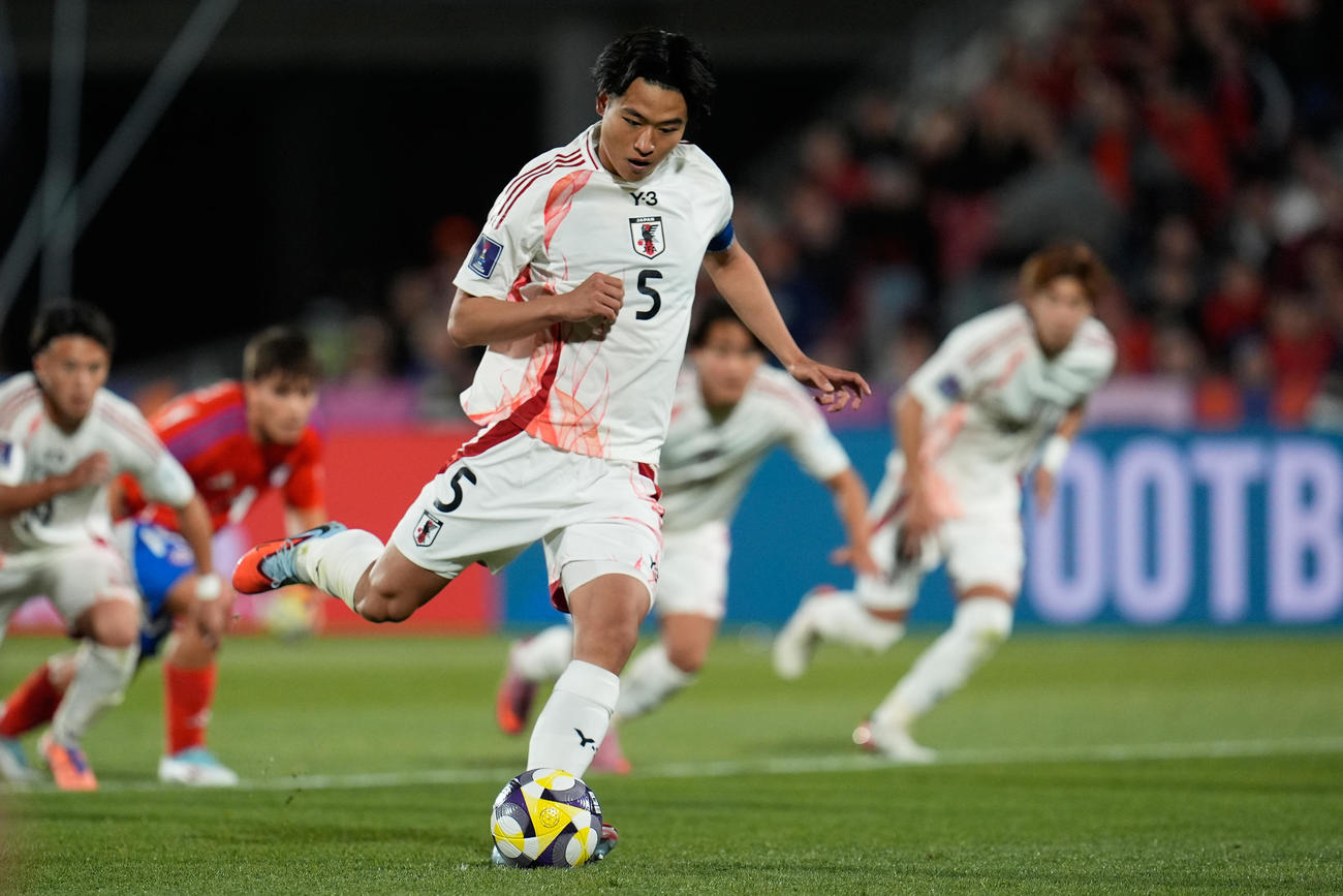 U－20W杯　ペナルティーキックから先制点を決めた市原吏音（AP）