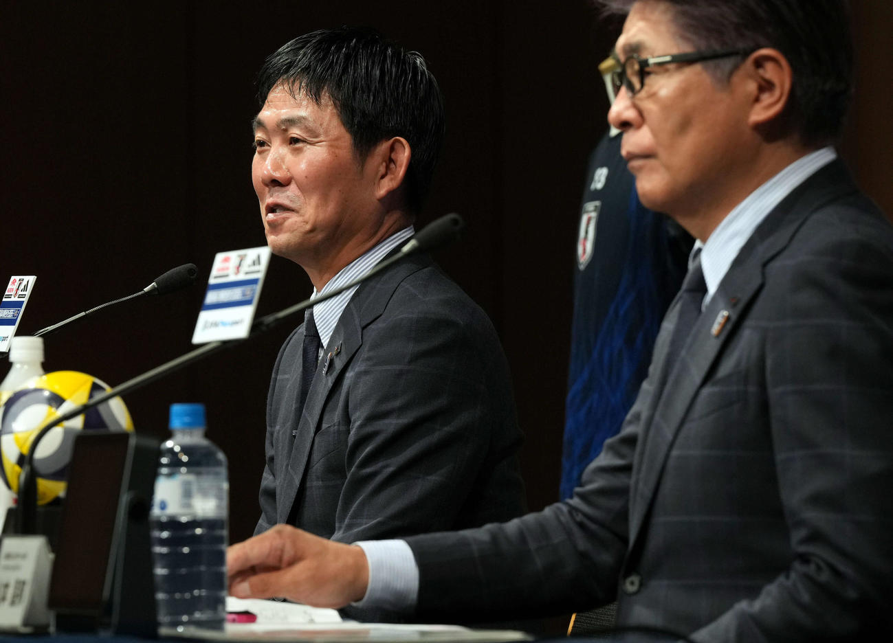 日本代表メンバー発表会見で笑顔を見せるサッカー日本代表森保監督（撮影・たえ見朱実）