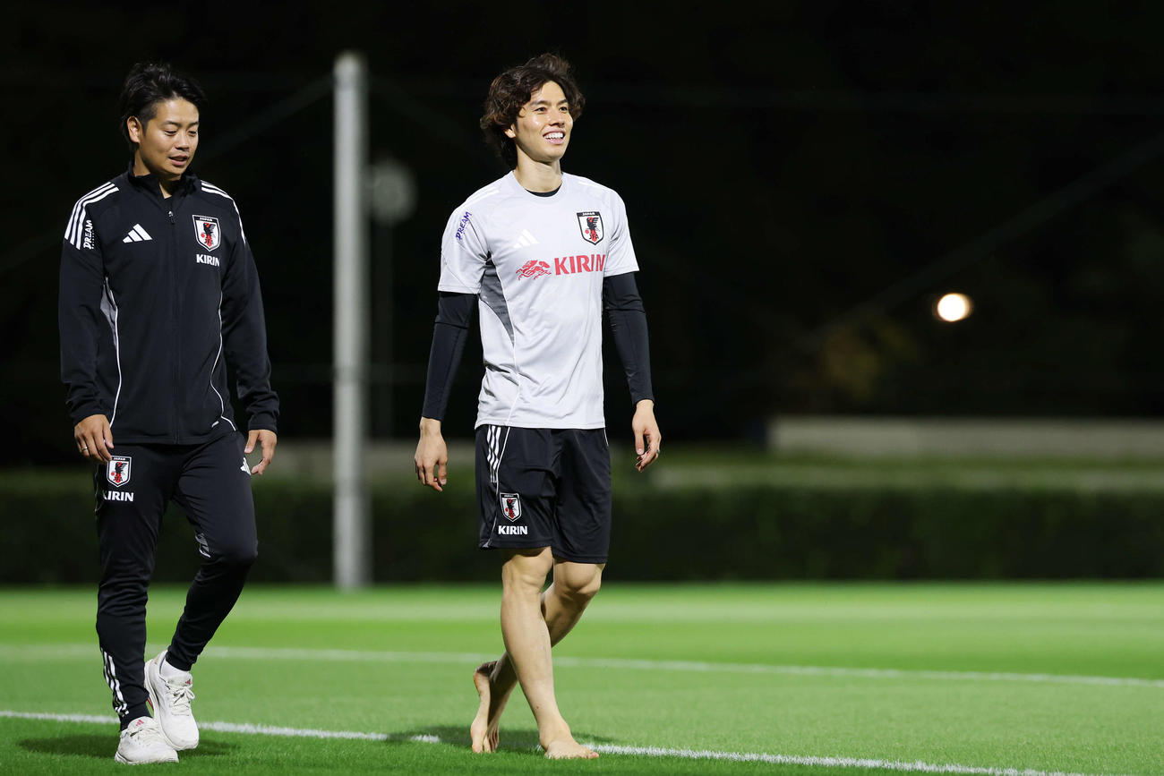調整を終え笑顔で歩く田中（撮影・宮地輝）