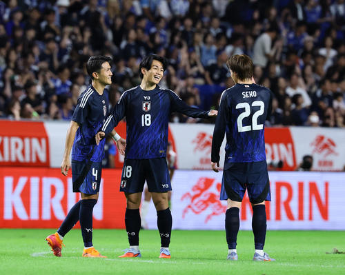 日本対パラグアイ　後半、（撮影・藤尾明華）