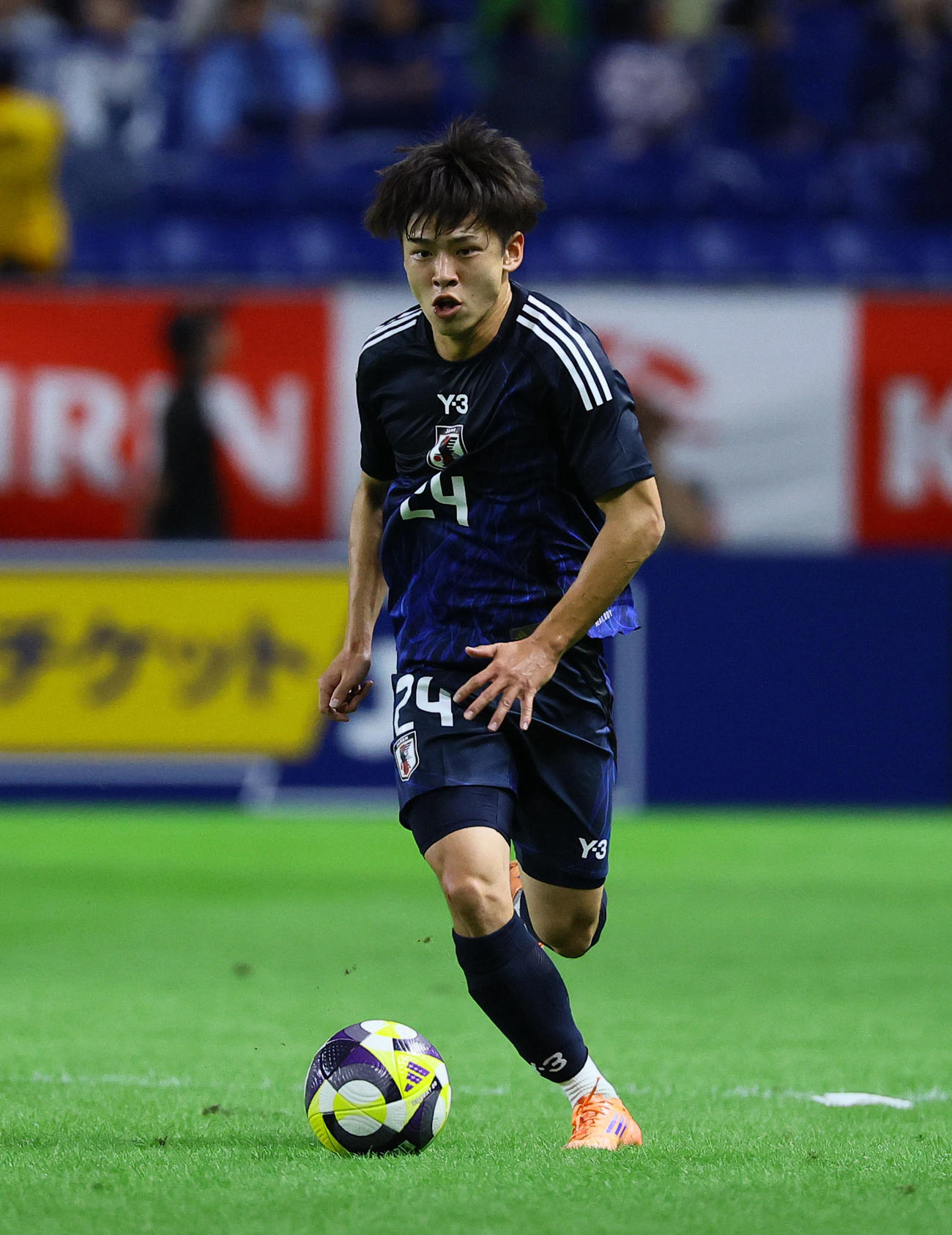 日本対パラグアイ　後半、攻め込む斉藤（撮影・藤尾明華）