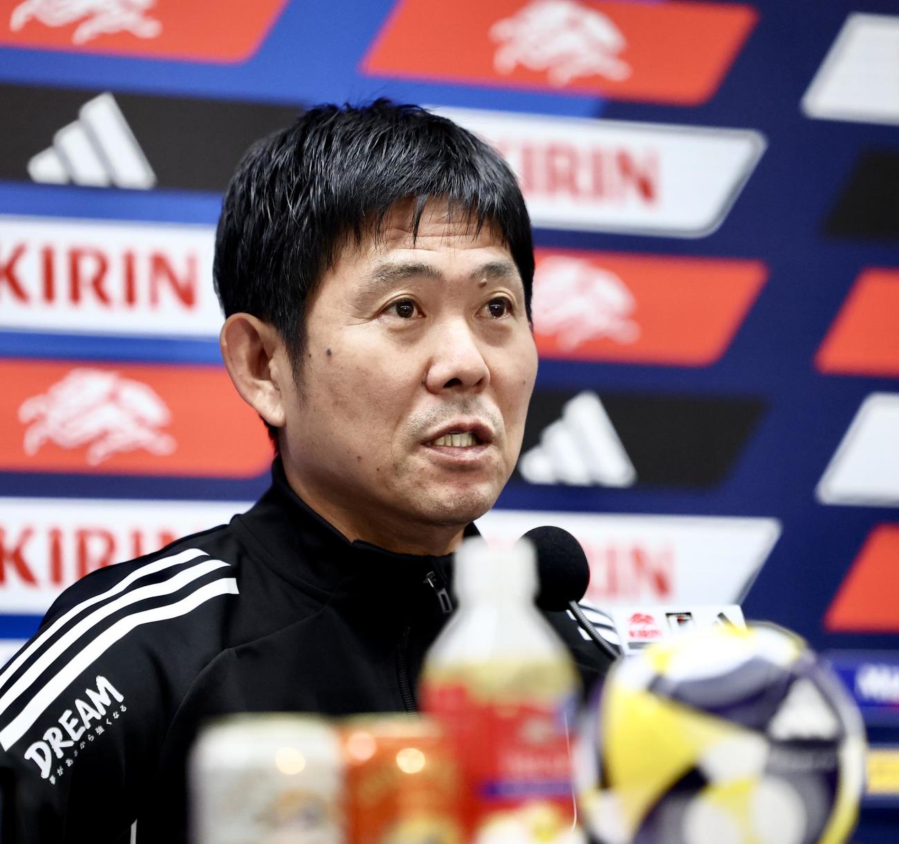 前日会見に臨む日本代表森保監督（撮影・河田真司）