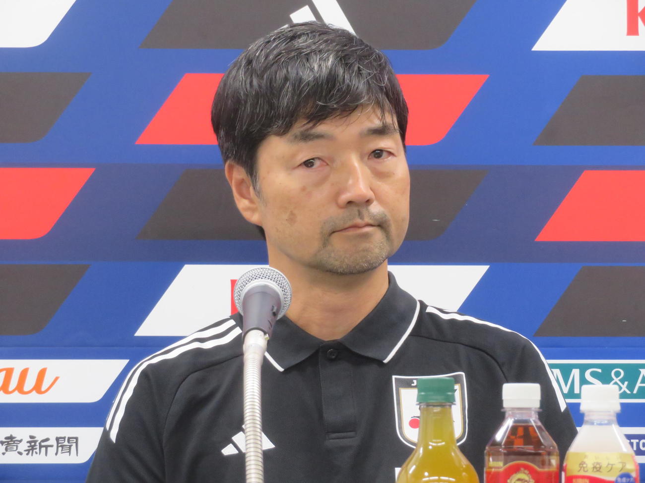 U－17W杯カタール大会に臨むU－17日本代表メンバー発表を行った広山望監督（撮影・佐藤成）