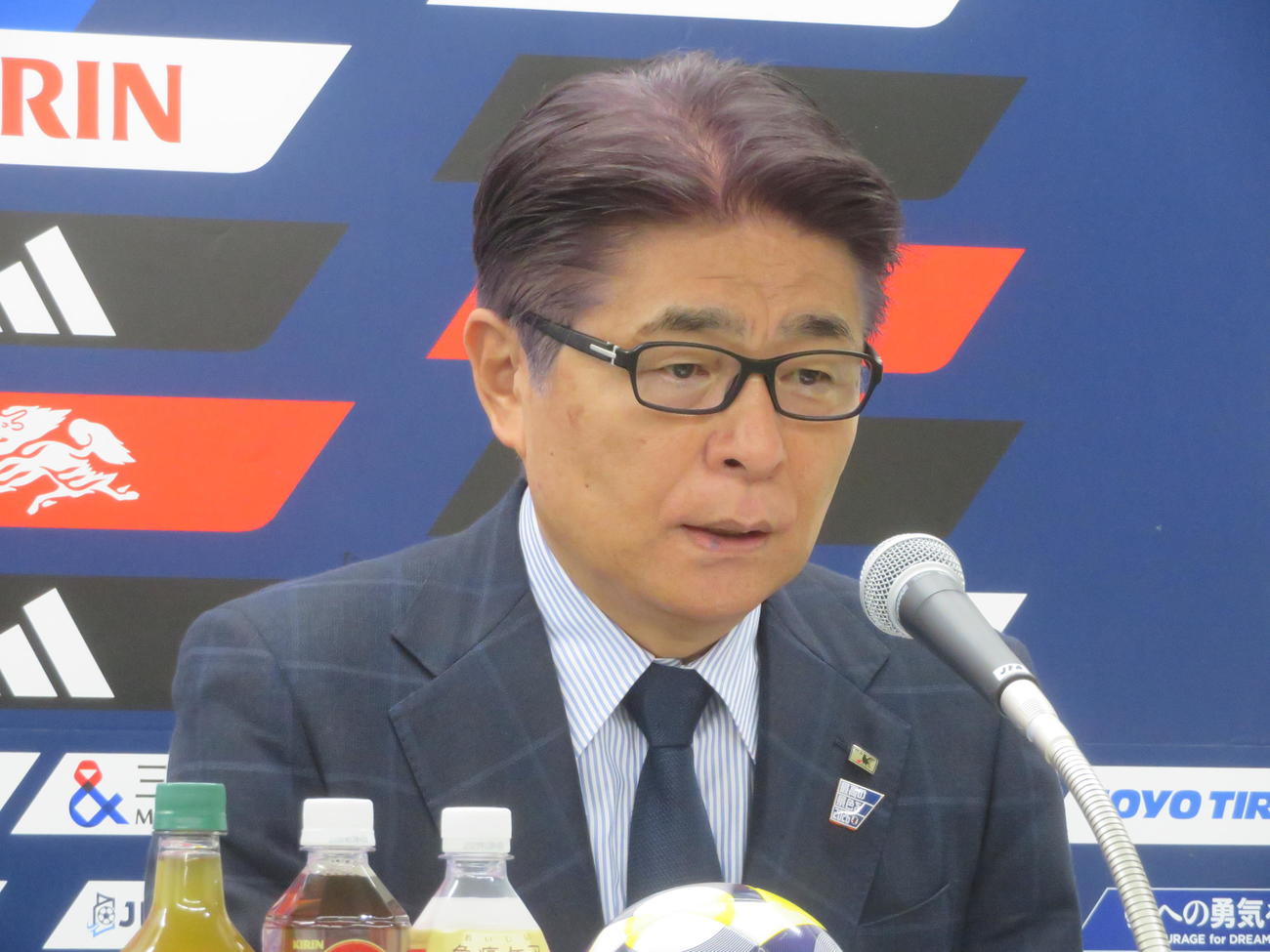 U－17W杯カタール大会に臨むU－17日本代表メンバー発表に出席した山本昌邦ナショナルチームダイレクター（撮影・佐藤成）
