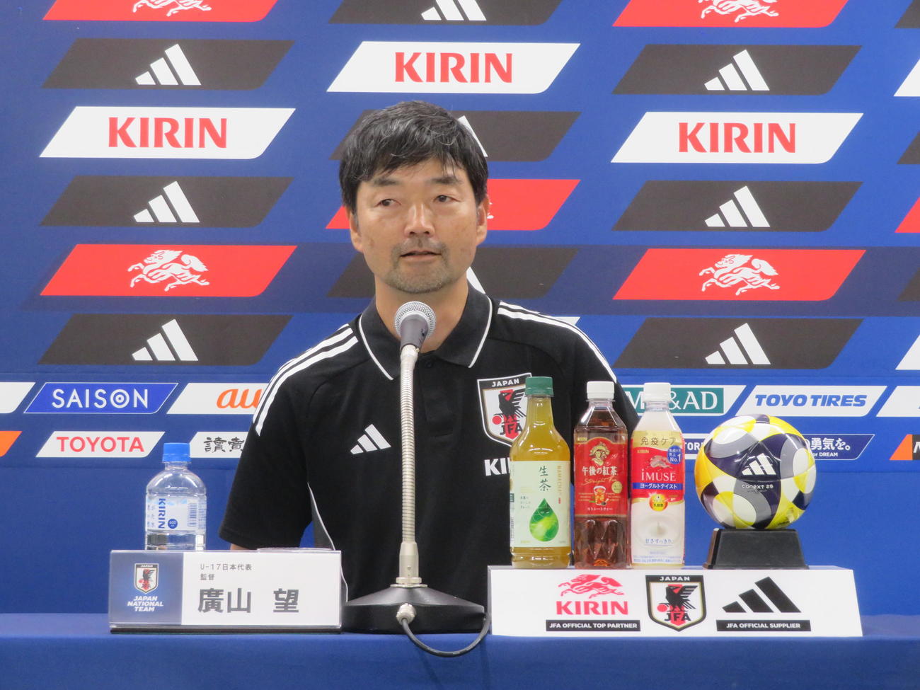 U－17W杯カタール大会に臨むU－17日本代表メンバー発表を行った広山望監督（撮影・佐藤成）