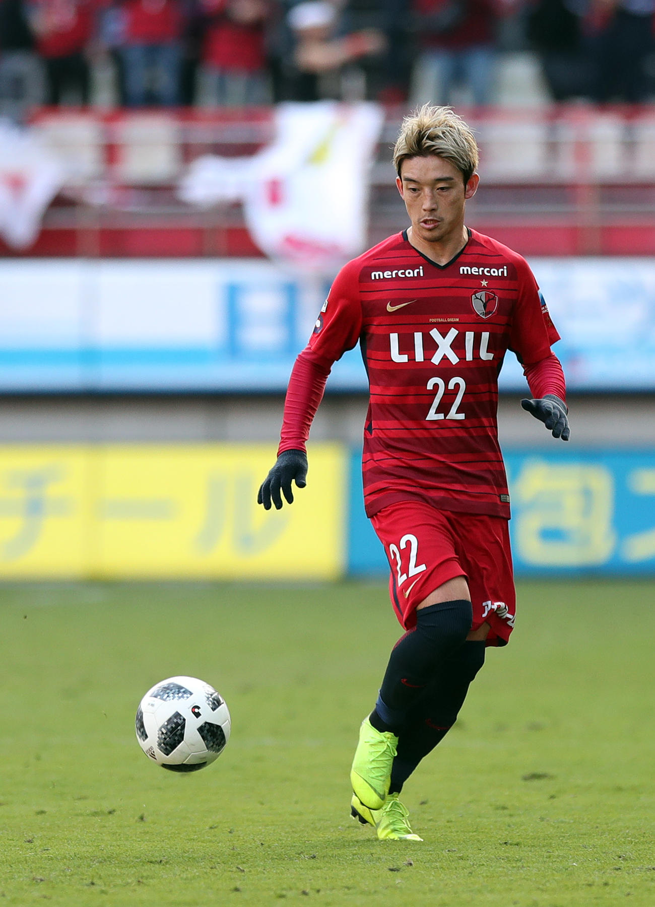 2018年12月1日、鳥栖戦でドリブルする鹿島西大伍