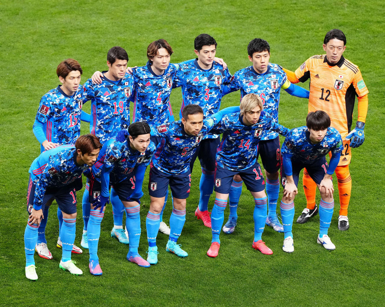 W杯カタール大会アジア最終予選　日本対サウジアラビア　前列左から守田英正、南野拓実、長友佑都、伊東純也、田中碧、後列左から大迫勇也、酒井宏樹、板倉滉、谷口彰悟、遠藤航、GK権田修一（2022年2月1日撮影）