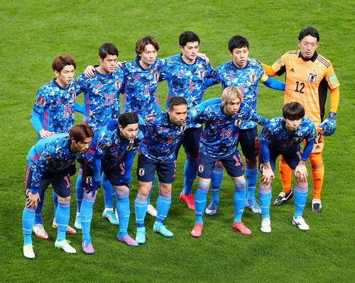 W杯カタール大会アジア最終予選　日本対サウジアラビア　前列左から守田英正、南野拓実、長友佑都、伊東純也、田中碧、後列左から大迫勇也、酒井宏樹、板倉滉、谷口彰悟、遠藤航、GK権田修一（2022年2月1日撮影）