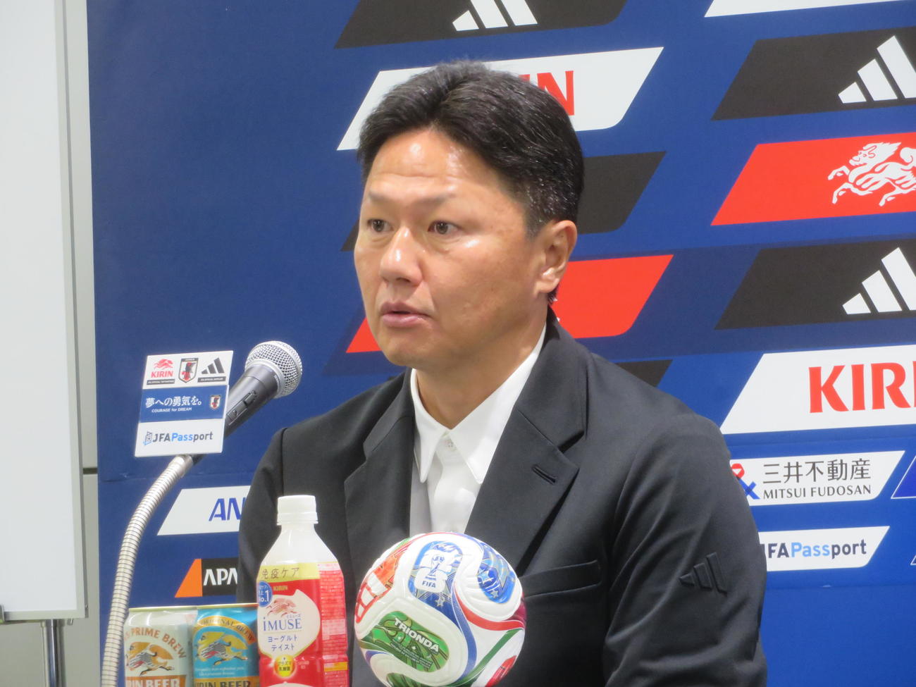 イングランド遠征に臨むU－22日本代表メンバーを発表した大岩剛監督（撮影・佐藤成）