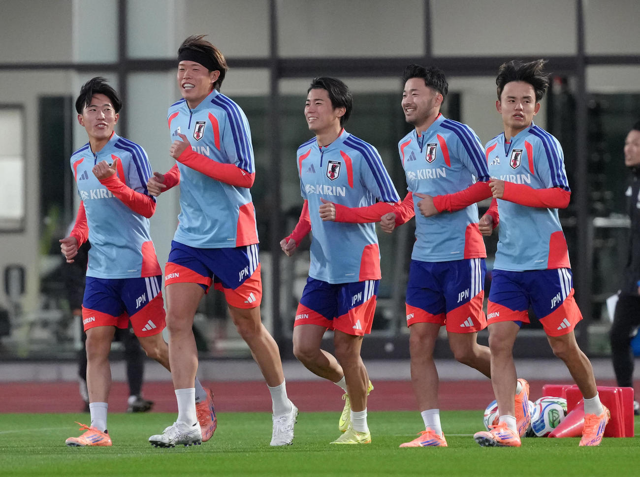練習に臨む、左から佐藤、安藤、中村、菅原、久保（撮影・足立雅史）