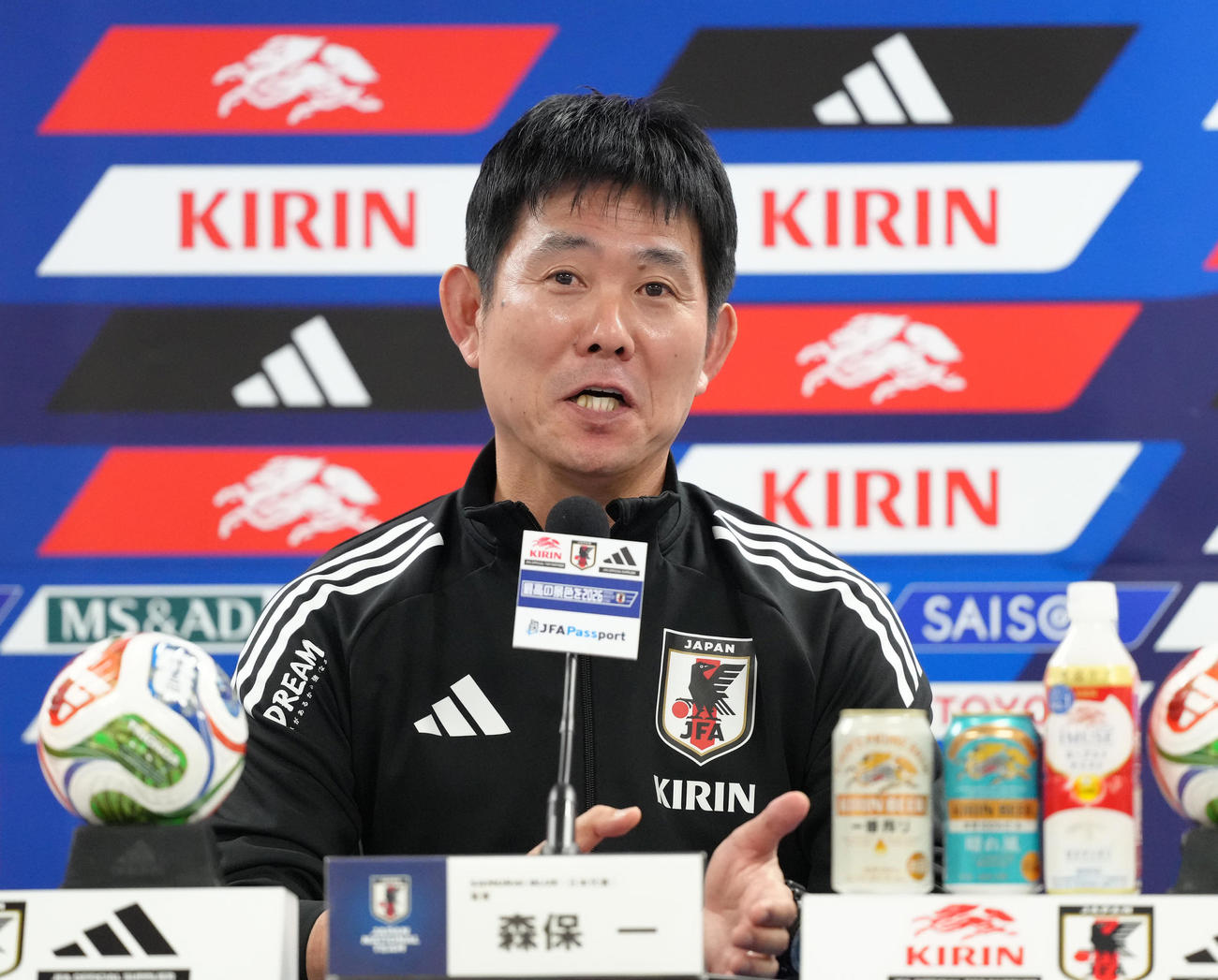 会見に臨む森保監督（撮影・足立雅史）
