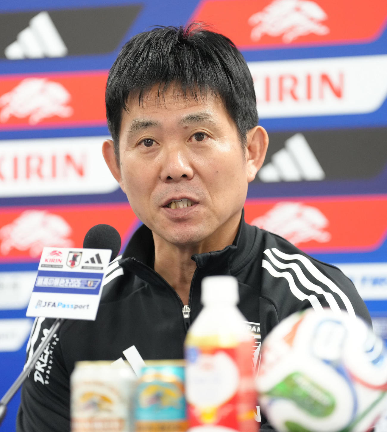 会見に臨む森保監督（撮影・足立雅史）
