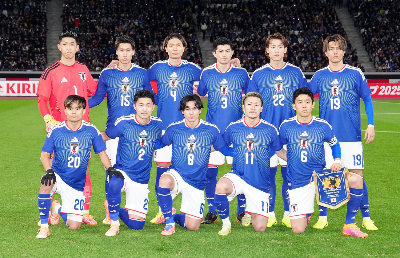日本対ボリビア　試合前、集合写真に納まる日本代表の選手たち（撮影・江口和貴）