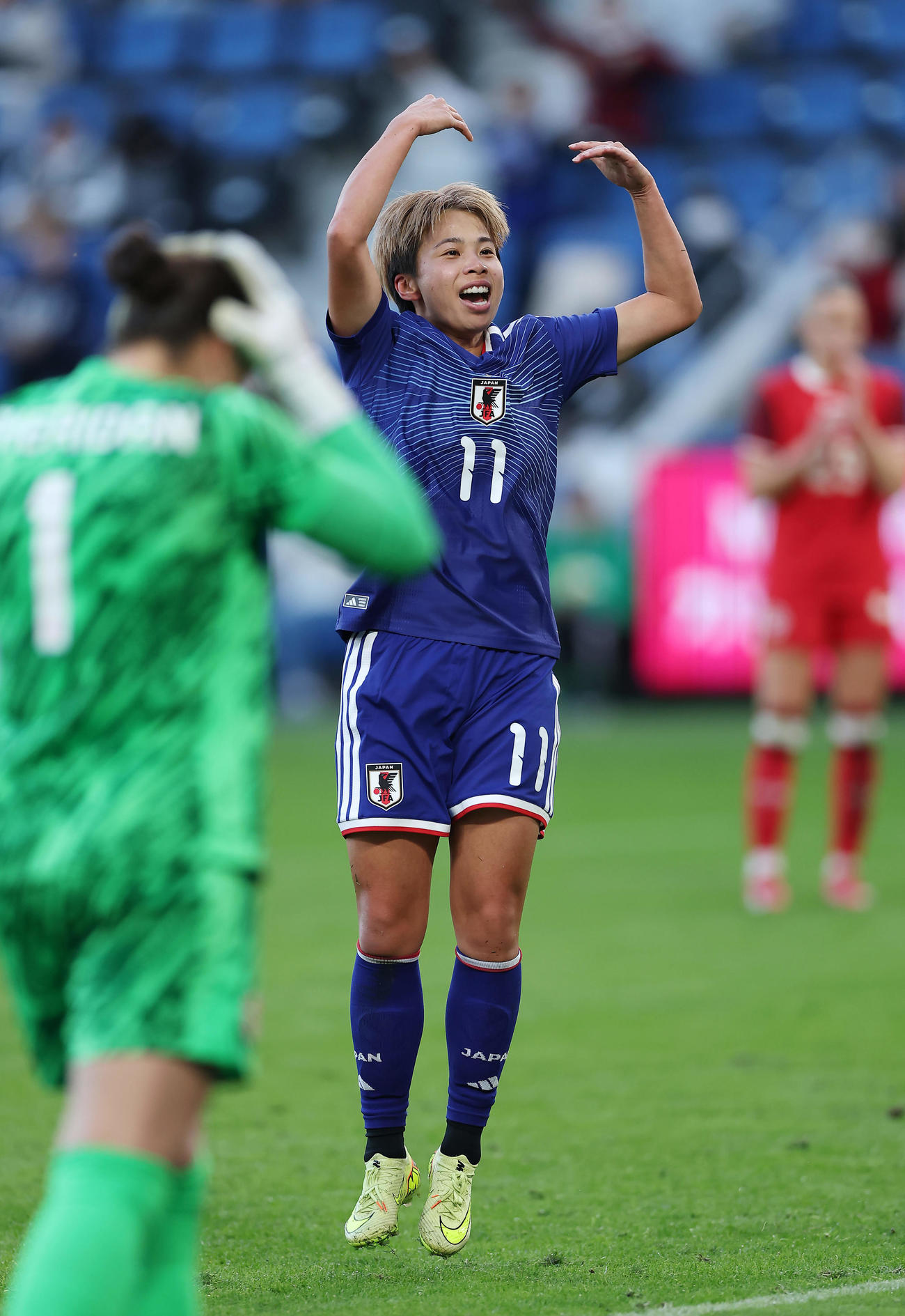 日本対カナダ　後半、ゴールを決め喜ぶ田中（撮影・前田充）