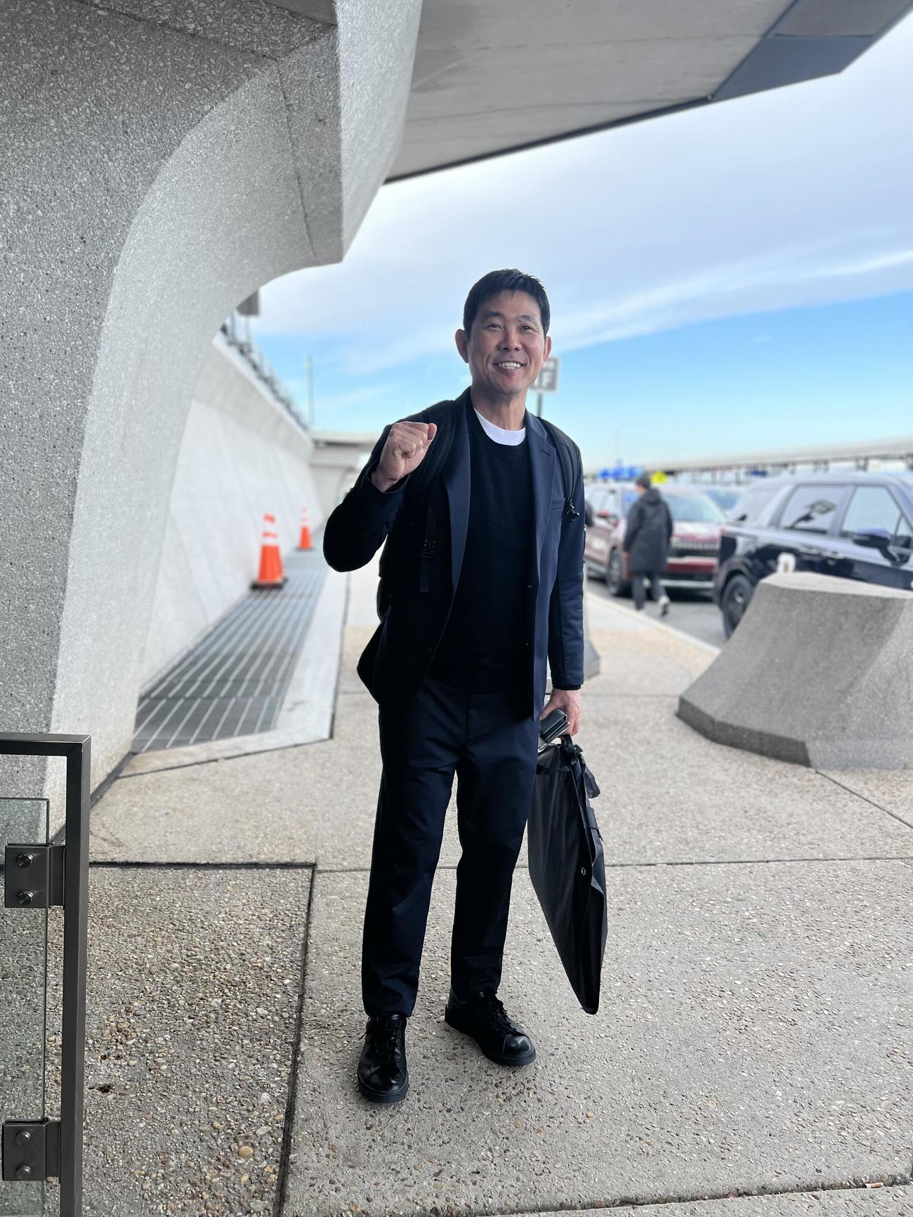 W杯北中米大会抽選会に向けてワシントン入りした日本代表の森保一監督（撮影・佐藤成）