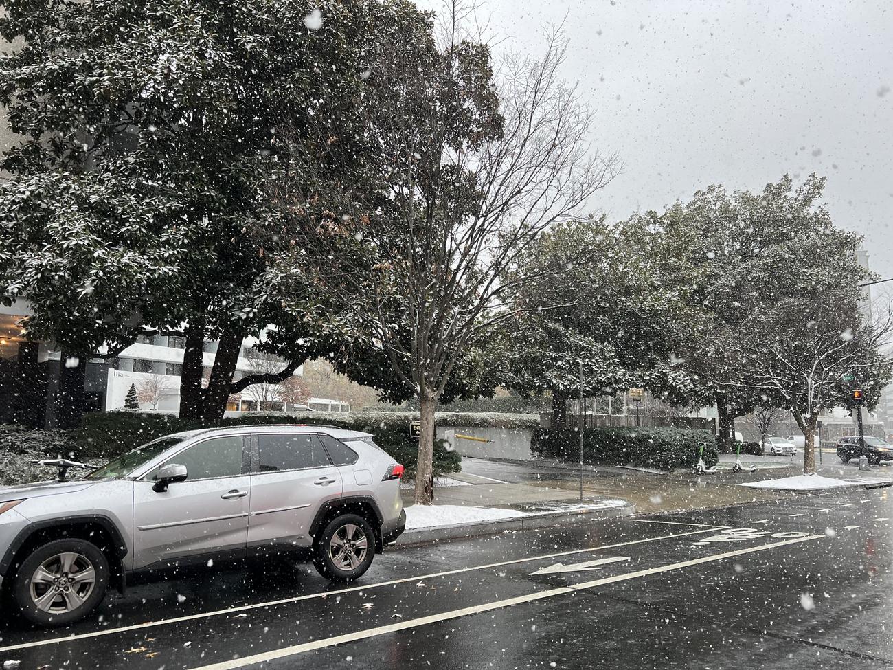 W杯北中米大会抽選会日に雪が降るワシントン（撮影・佐藤成）