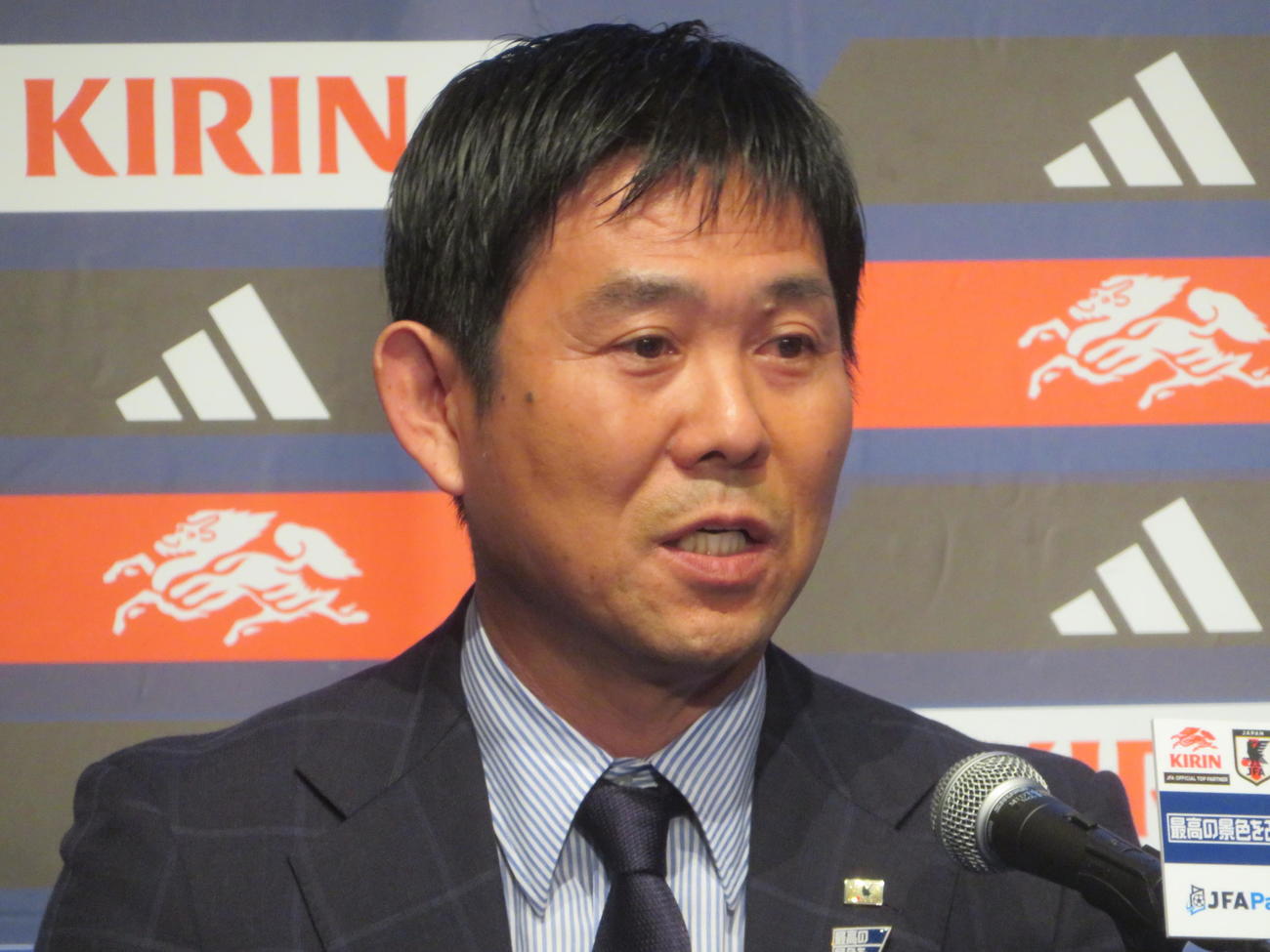 日本サッカー協会の26年の年間スケジュール発表会見に出席した日本代表の森保一監督（撮影・佐藤成）