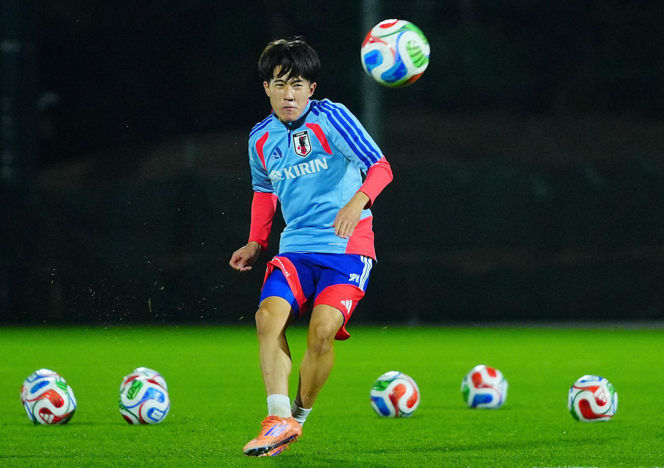 練習に臨む佐藤龍之介（2025年11月撮影）