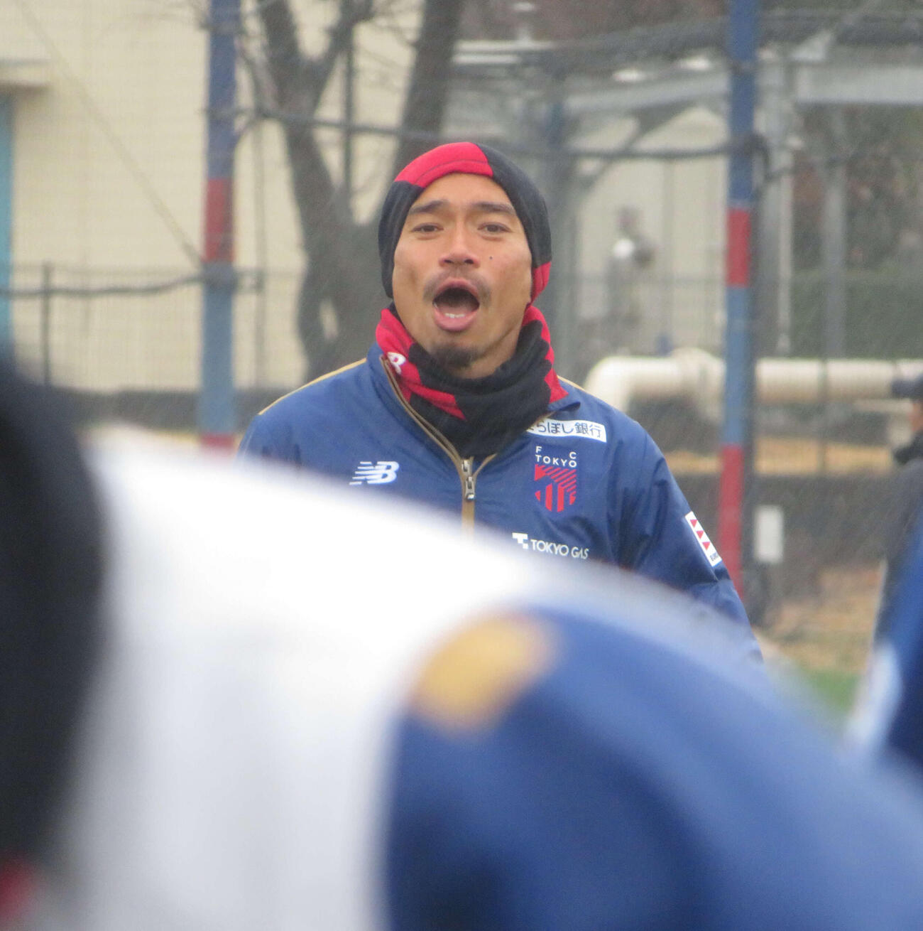 横浜F・マリノス戦に向けて調整するFC東京DF長友佑都（撮影・佐藤成）